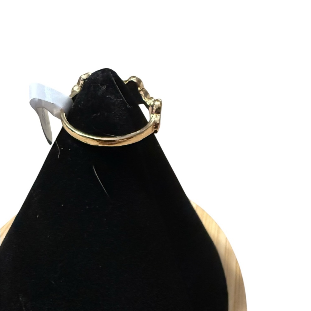 NWT Gold-Tone Red Clover Ring with Crystal Accent Brass w/14k Size 8 - Picture 3 of 4